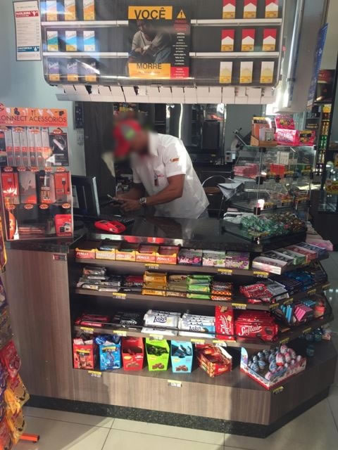 Balcão Caixa com Cigarreira