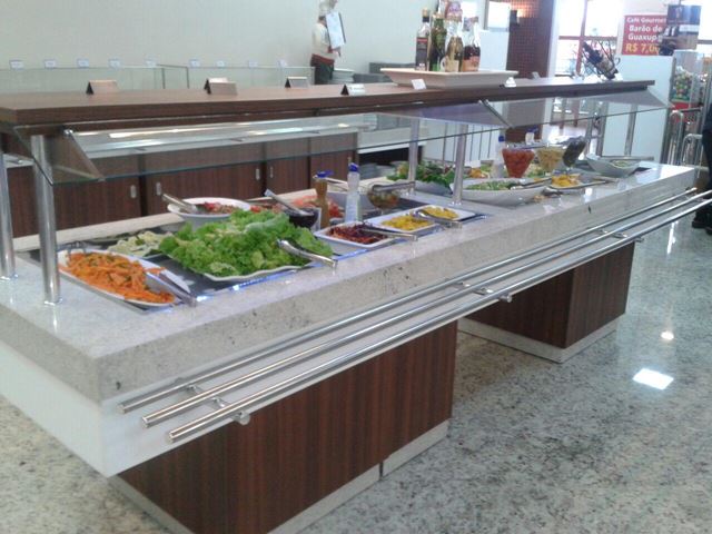 Buffet Self Service com Escorredor de Pratos