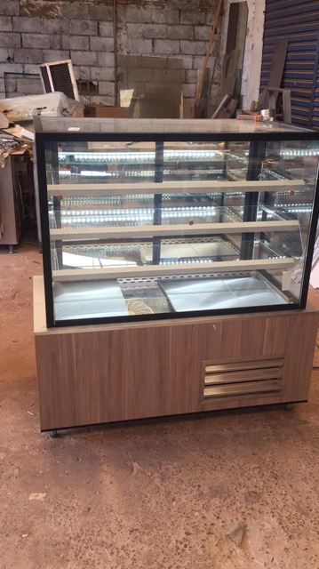 Vitrine Refrigerado com Borda Preta