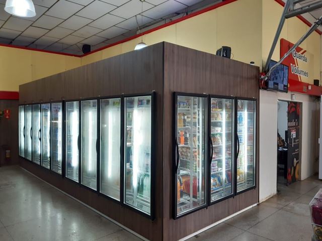 Geladeira Comercial em L
