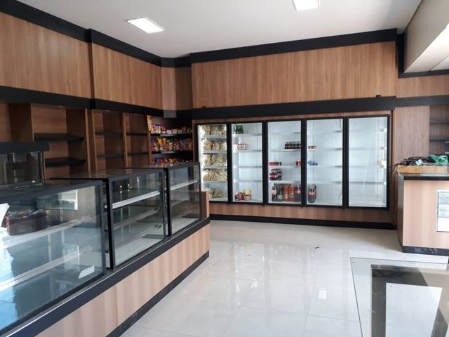 Geladeira Comercial com Madeiramento